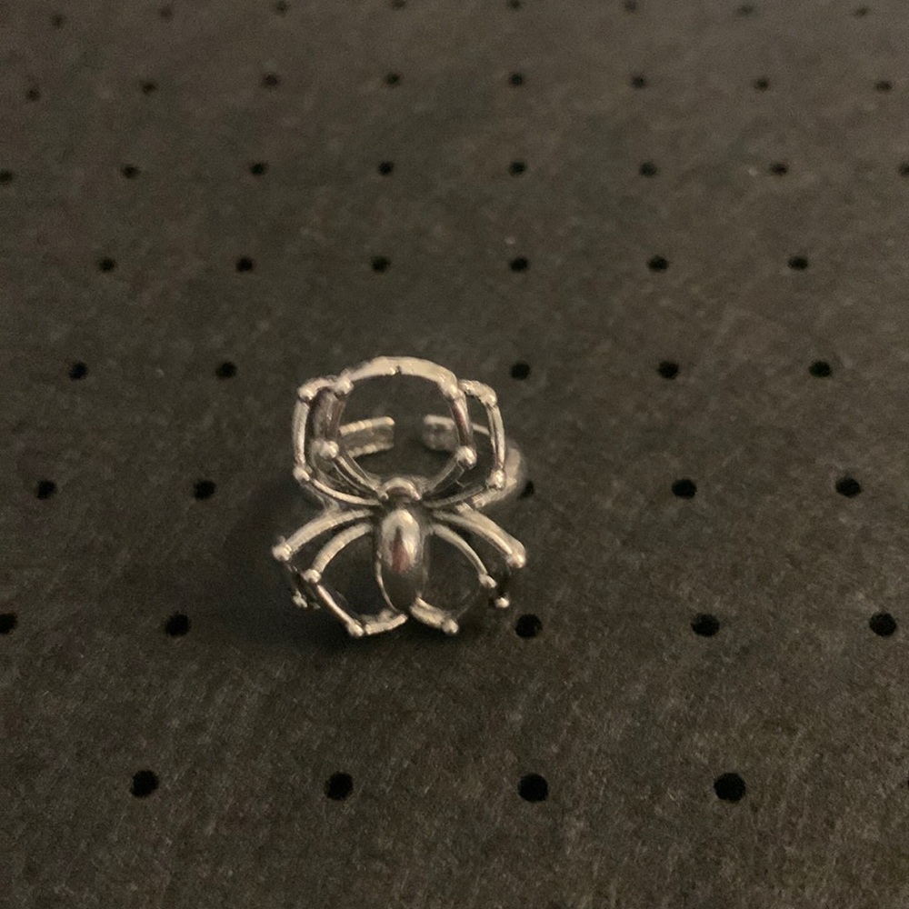 Small spider ring.